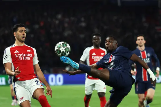 فريق باريس سان جيرمان يكتسح نيس 4-0 ويستعيد صدارة الدوري الفرنسي