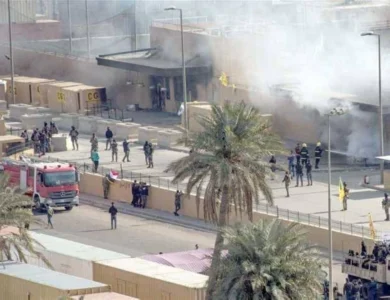 مشاهد متداولة للتصدي لمسيرة إيرانية قرب السفارة الأمريكية في بغداد - تابع فيديو