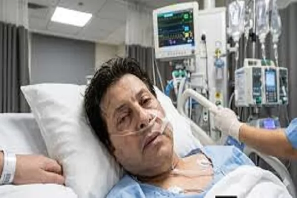 «ممنوع من الزيارة».. تحسن طفيف في حالة هاني شاكر بعد جراحة القولون