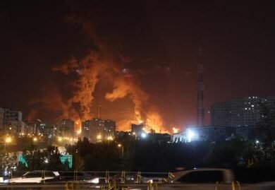 موجة غارات إسرائيلية جديدة شرق طهران.. إيران تعلن إصابة مقاتلة إف-16 وترد بالصواريخ