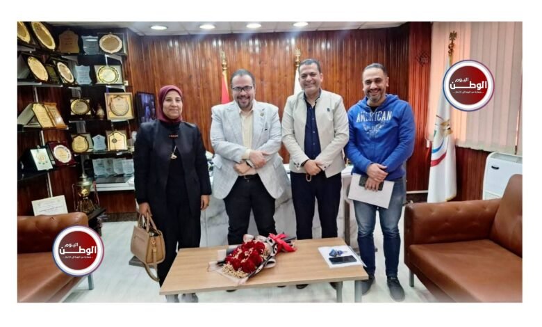 وكيل الصحة بالشرقية يجتمع بمدير مستشفى الكبد محمد سامي النجار بههيا لتعزيز التعاون وتحسين الخدمات