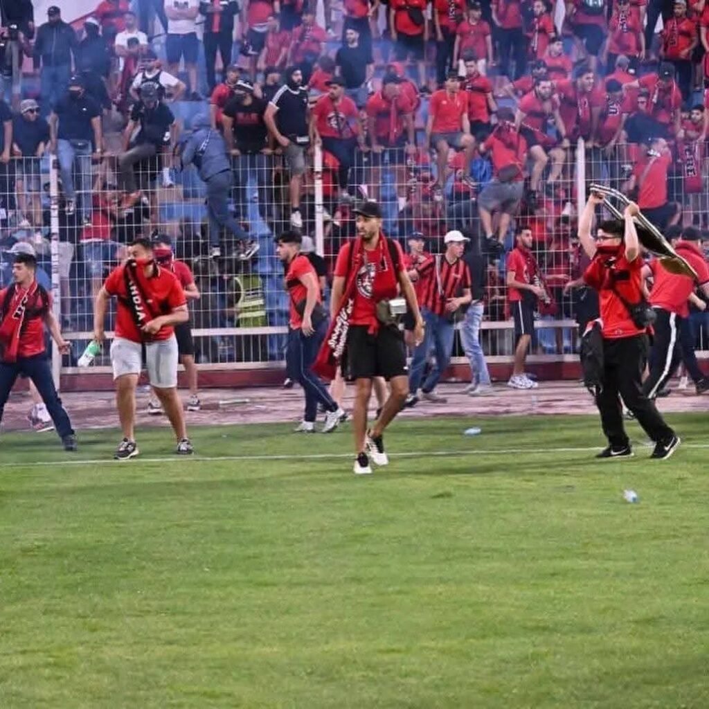 بالصور - اشتباكات دامية تؤجل نصف نهائي الكونفدرالية 80 دقيقة بين آسفي واتحاد العاصمة