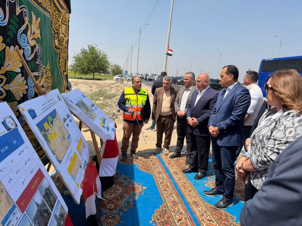 الدكتور مصطفي مدبولي يتفقد تطوير طريق كمين المثلث جلبانة بالوظة خارج مساره الرسمي