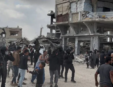 اشتباكات عنيفة بين حماس وميليشيا مدعومة إسرائيليًا شرق خان يونس