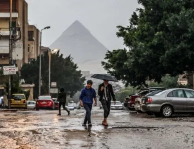 الأرصاد تحذر من أمطار رعدية وأتربة.. وتكشف موعد تحسن الطقس في مصر