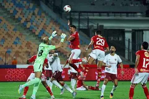 الأهلي في مجابهة سيراميكا في انطلاق مرحلة التتويج بالدوري المصري بالجبل الاخضر الليلة 