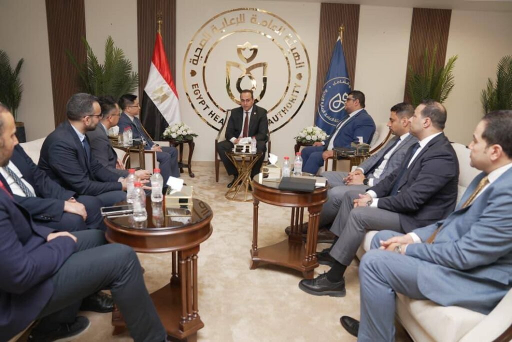 الرعاية الصحية تبحث تعزيز الشراكة مع مايندراي وكيميت للتحول الرقمي