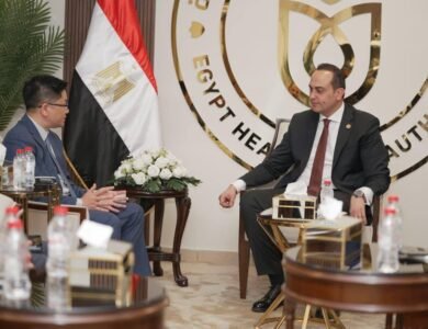 الرعاية الصحية تبحث تعزيز الشراكة مع مايندراي وكيميت للتحول الرقمي