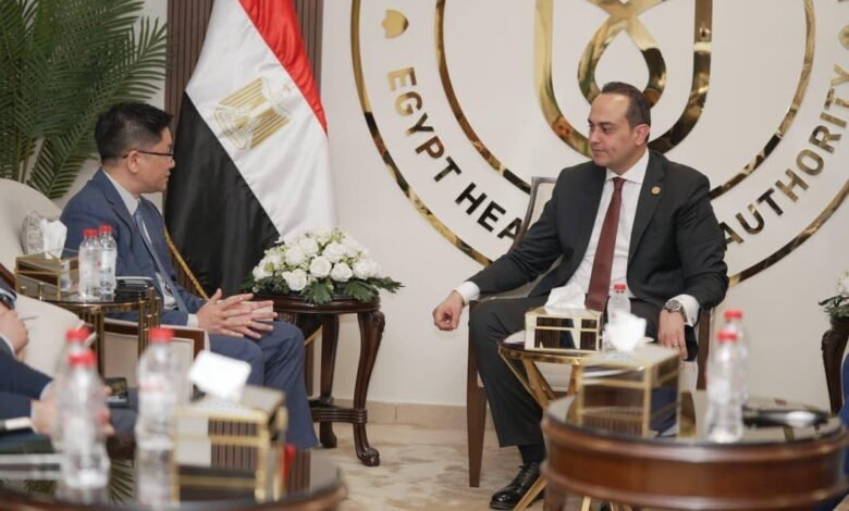 الرعاية الصحية تبحث تعزيز الشراكة مع مايندراي وكيميت للتحول الرقمي