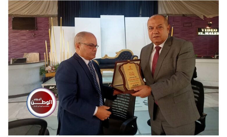 المهندس سامي ابو وردة يكريم مهندس بارز بشركة القناة لتوزيع الكهرباء بالاسماعيلية تقديرًا لعطائه وإخلاصه المهني