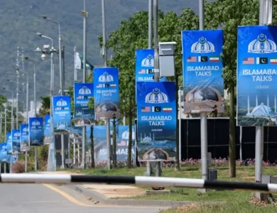 انقسام إيراني وخلاف على تجميد التخصيب.. مفاوضات حاسمة في إسلام آباد الأربعاء