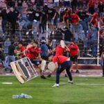 بالصور - اشتباكات دامية تؤجل نصف نهائي الكونفدرالية 80 دقيقة بين آسفي واتحاد العاصمة