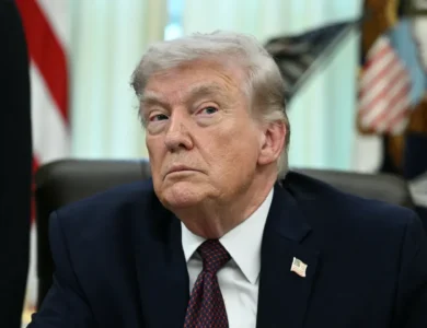 ترامب إيران هزمت عسكرياً ونحن من سيفرض رسوم عبور مضيق هرمز