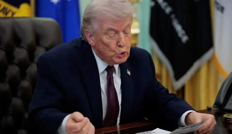 ترامب سنفتح مضيق هرمز ونسيطر على النفط لتحقيق ثروة طائلة قريبا