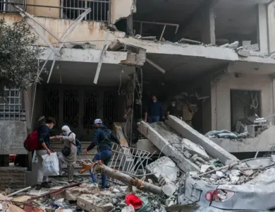 حزب الله يتوعد بمواصلة الهجمات.. وإسرائيل تشن 100 غارة على لبنان في 10 دقائق