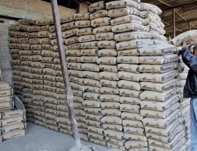 قفزة أسعار الأسمنت والطوب تهدد سوق العقارات وترفع تكلفة الشقق السكنية