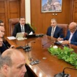 محافظ بورسعيد يناقش مقترح إنشاء كوبري عائم لربط بورسعيد ببورفؤاد الجديد