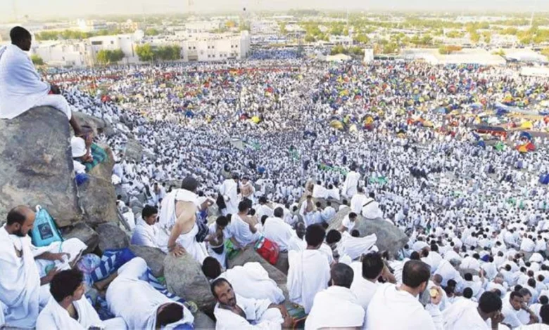 1.52 مليون حاج يتوافدون إلى صعيد عرفة لأداء الركن الأعظم وسط خدمات متكاملة