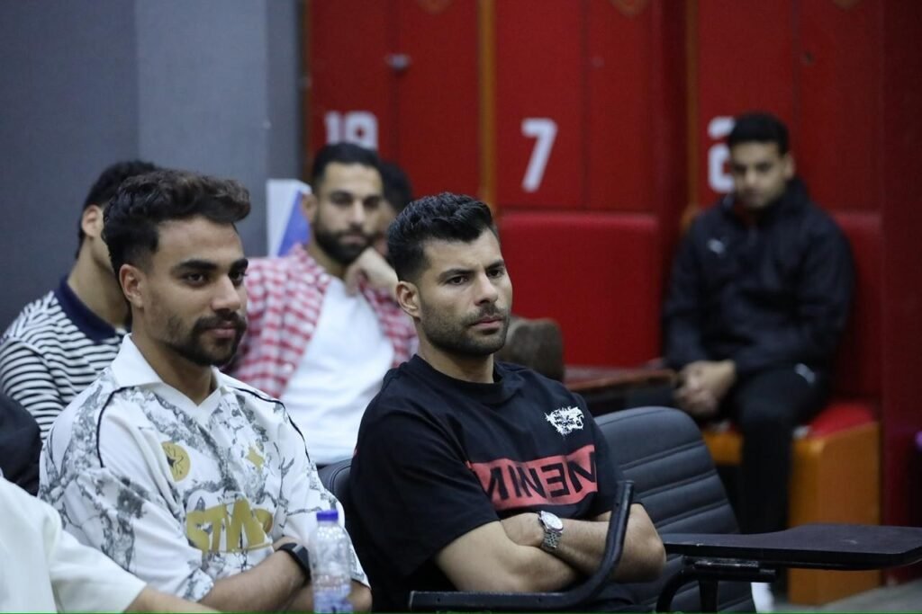 أبو العينين يحفز لاعبي سيراميكا قبل الزمالك ويطالبهم بتحقيق الفوز المنتظر