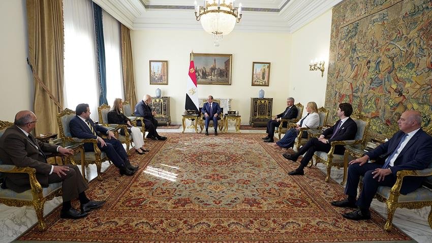 السيسي يعزز الشراكة السياحية العالمية ويؤكد ثقة كبرى في مستقبل مصر