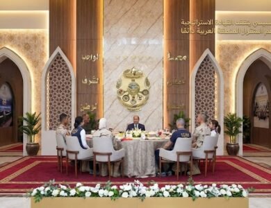 الرئيس السيسي يتفقد القيادة الاستراتيجية ويؤكد دعم استقرار المنطقة العربية دائمًا