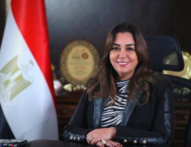 د.منال عوض تتابع موقف الأسواق ونقاط الإطفاء ومواقف النقل الجماعي بالمرحلة الأولى