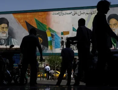 طهران تهاجم واشنطن وتحذر العالم من الانزلاق إلى هاوية الفوضى