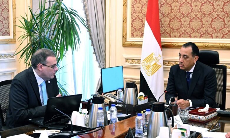 مدبولي يتابع تطوير الجهاز الإداري وتعزيز كفاءة الأداء الحكومي والتحول الرقمي الشامل