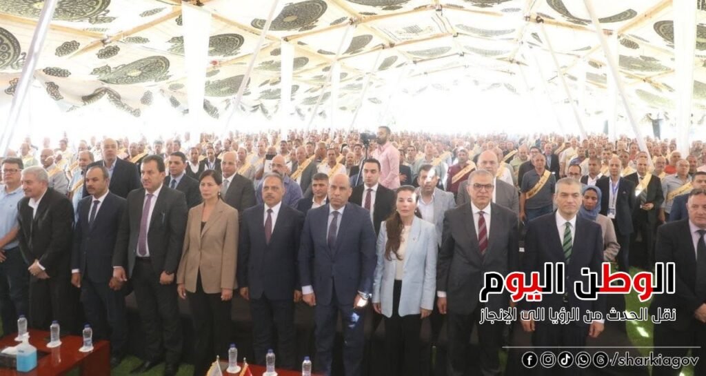 وزير العمل ومحافظ الشرقية يكرمان المتميزين باحتفالية وسام الرواد بمدينة العاشر
