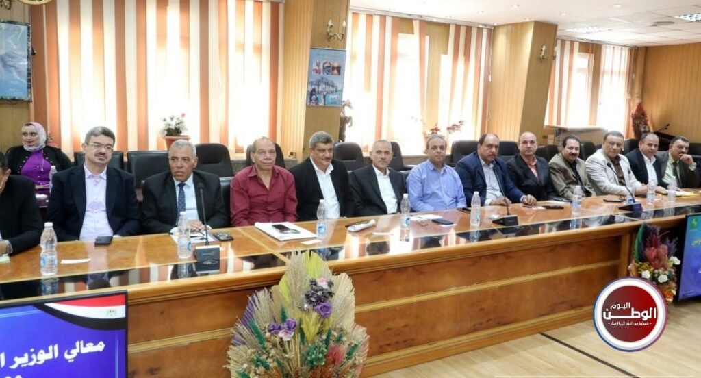 محافظ الشرقية يعقد اجتماعاً موسعاً للتشديد على رفع درجة الاستعدادات القصوى لامتحانات الثانوية العامة