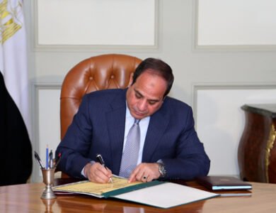 السيسي يصدق على زيادة مرتبات الموظفين رسميًا.. اعرف قيمة العلاوة الجديدة الآن كاملة