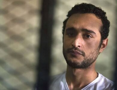 حبس أحمد دومة عامًا مع النفاذ بتهمة نشر أخبار كاذبة