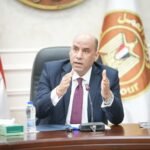 مصرع عاملين وإصابة 20 بانقلاب سيارة عمال وتحرك حكومي عاجل لمتابعة الحادث
