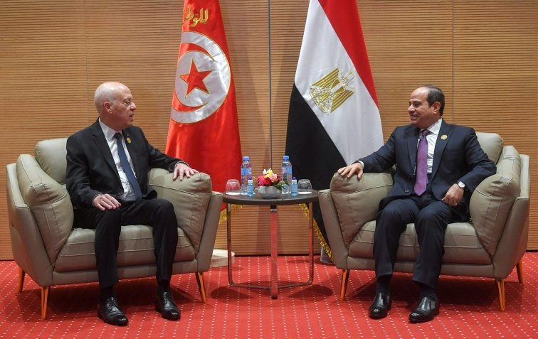 الرئيس السيسي يؤكد تضامن مصر مع تونس ويبحث مع قيس سعيد تطورات المنطقة المشتركة