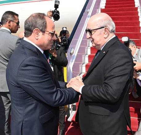 السيسي يؤكد لتبون تضامن مصر الكامل مع الجزائر ويبحثان تطورات الأزمات الإقليمية