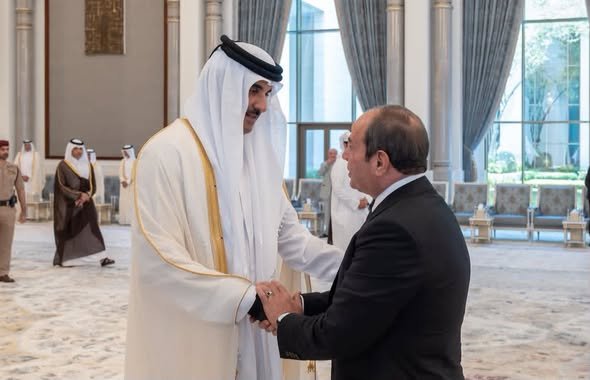 الشيخ تميم بن حمد آل ثاني والرئيس عبد الفتاح السيسي الرئيس المصري