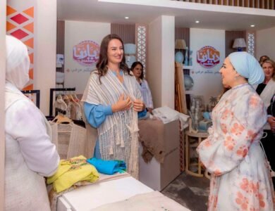 انتصار السيسي ترافق السيدة الأولى للجبل الأسود بجولة داخل معرض ديارنا بالعلمين اليوم