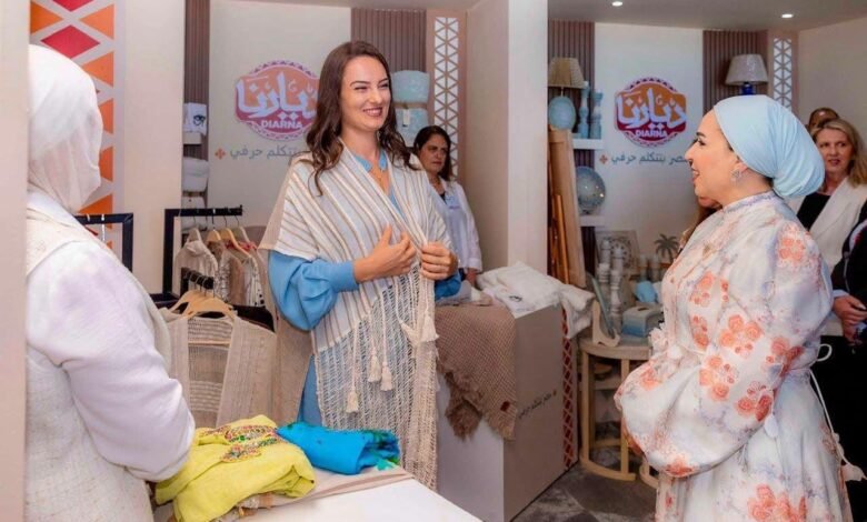 انتصار السيسي ترافق السيدة الأولى للجبل الأسود بجولة داخل معرض ديارنا بالعلمين اليوم