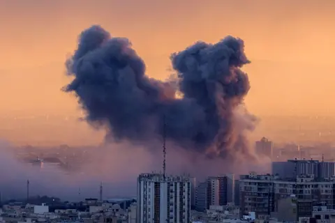 واشنطن وطهران تتبادلان الضربات ومصر تؤكد تضامنها الكامل مع دول الخليج