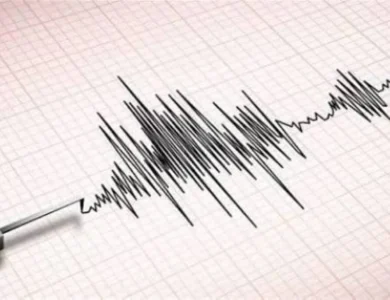 إخلاء ثلاث أسر بعد الزلزال إثر انهيار جزئي بعقار في روض الفرج بالقاهرة