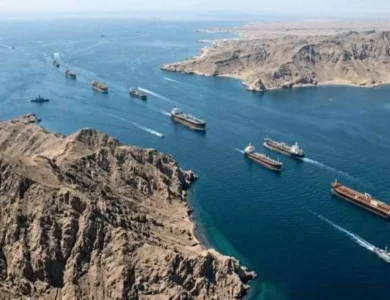 اتفاق مقترح يمنح إيران دورًا بالإشراف على الملاحة عبر مضيق هرمز يثير الجدل