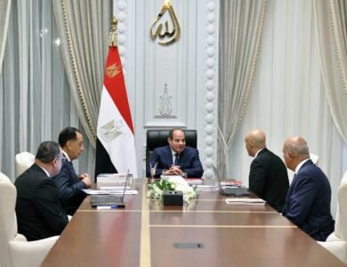 الرئيس السيسي يناقش مع مدبولي ووزيري التعليم استعدادات العام الدراسي الجديد