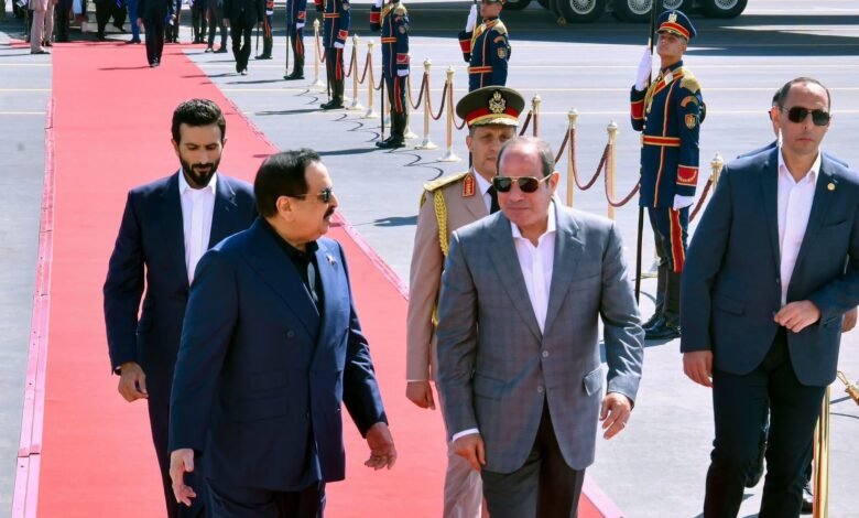 السيسي وملك البحرين يؤكدان تعزيز الشراكة والتنسيق لمواجهة التحديات الإقليمية المشتركة