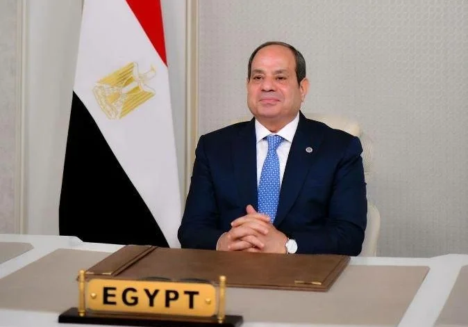 السيسي يصدر قرارات جمهورية جديدة بشأن قيادات قناة السويس والتصنيع