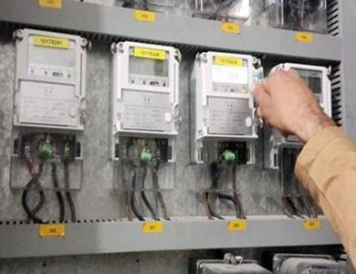 العداد بيحسب وأنت فاصل الكهرباء؟ خبير يكشف طريقة بسيطة لاكتشاف العطل