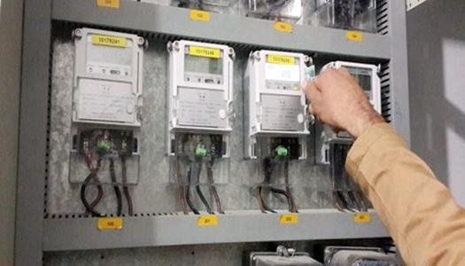 العداد بيحسب وأنت فاصل الكهرباء؟ خبير يكشف طريقة بسيطة لاكتشاف العطل