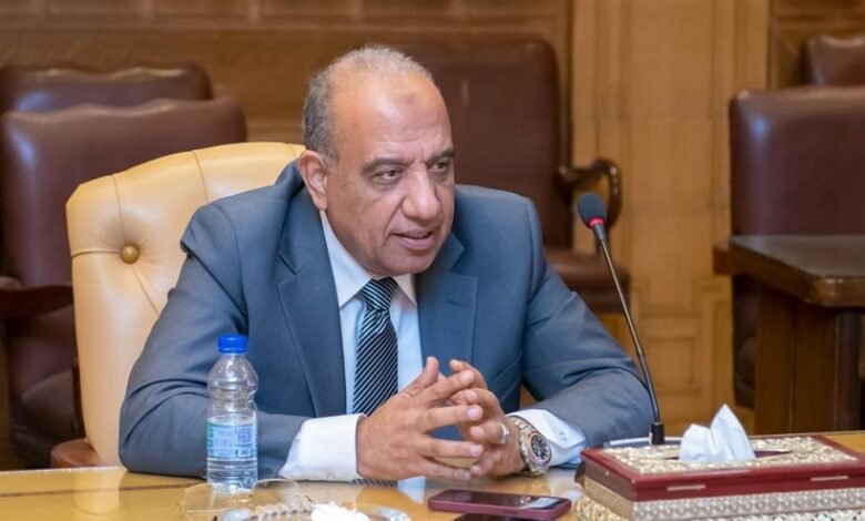 بعد توجيهات السيسي.. وزير الكهرباء يعلن 8 قرارات جديدة لتخفيف أعباء المواطنين