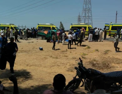 مصرع 15 شخصًا وإصابة 32 آخرين في حادث تصادم مروع بالإسماعيلية
