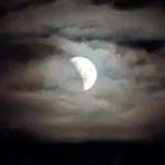 وزارة الأوقاف تعلن إقامة صلاة خسوف القمر فجر الجمعة وتؤكد سنتها النبوية