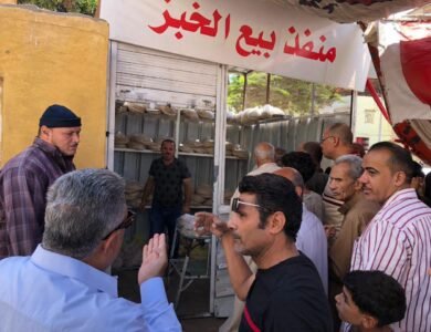 محافظ الدقهلية يتفقد منفذ الخبز المدعم بمحلة دمنه ويشدد على انتظام العمل يوميًا